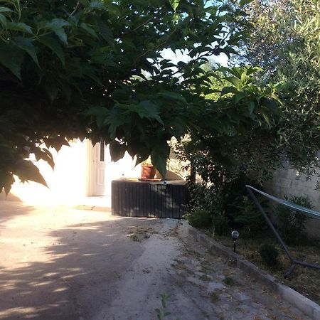Ogooue Studio Carpentras Bagian luar foto
