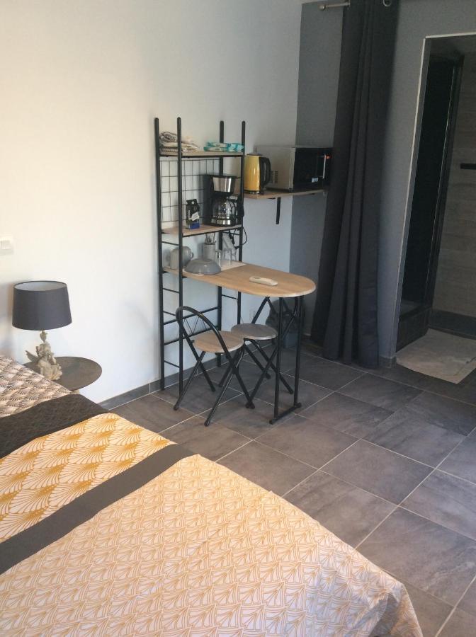 Ogooue Studio Carpentras Bagian luar foto