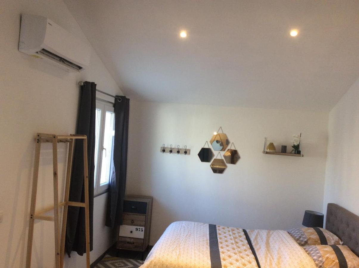 Ogooue Studio Carpentras Bagian luar foto