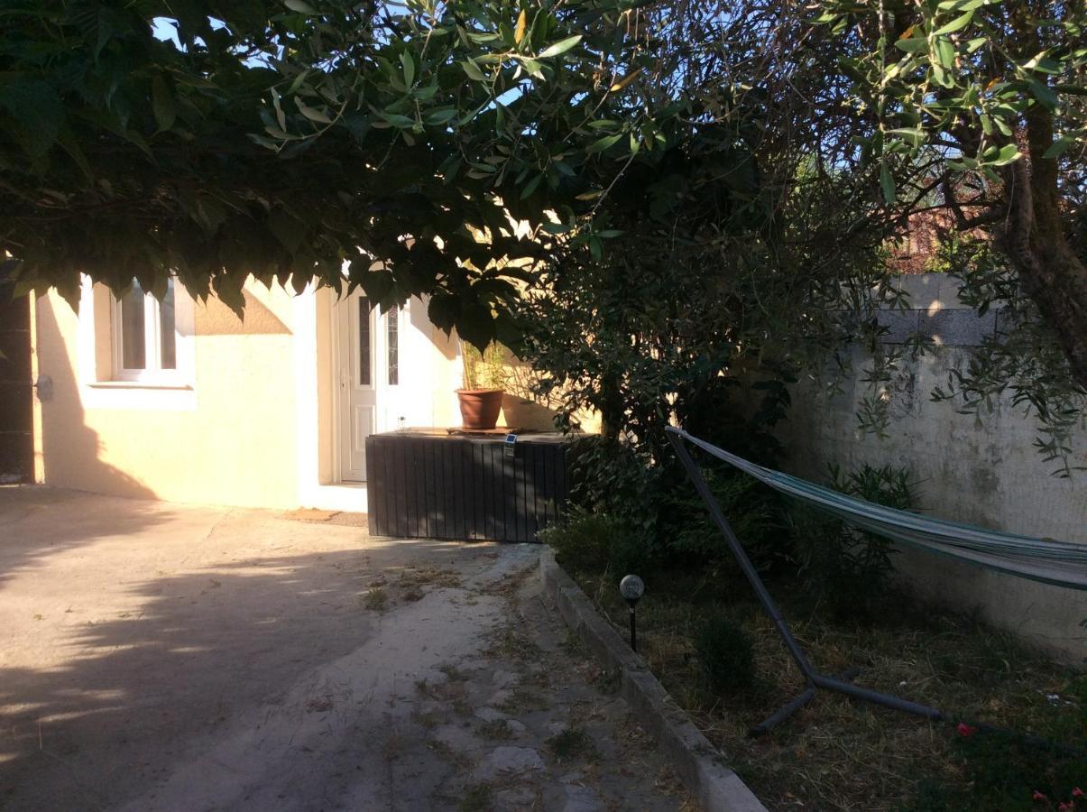 Ogooue Studio Carpentras Bagian luar foto