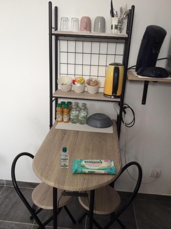Ogooue Studio Carpentras Bagian luar foto